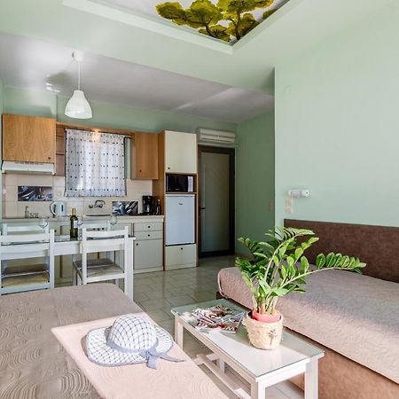 Alkionis Beach Hotel Apartments Sfáka Eksteriør bilde