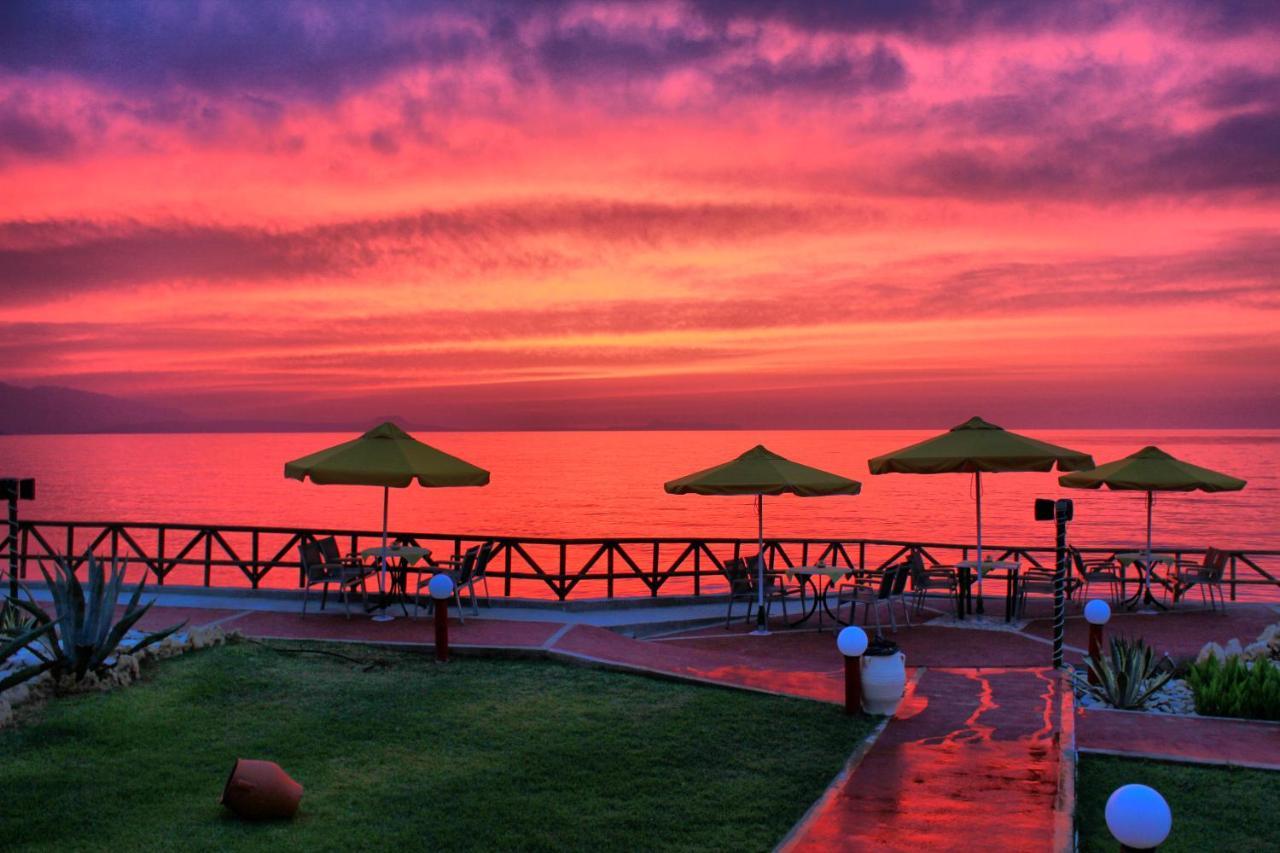 Alkionis Beach Hotel Apartments Sfáka Eksteriør bilde